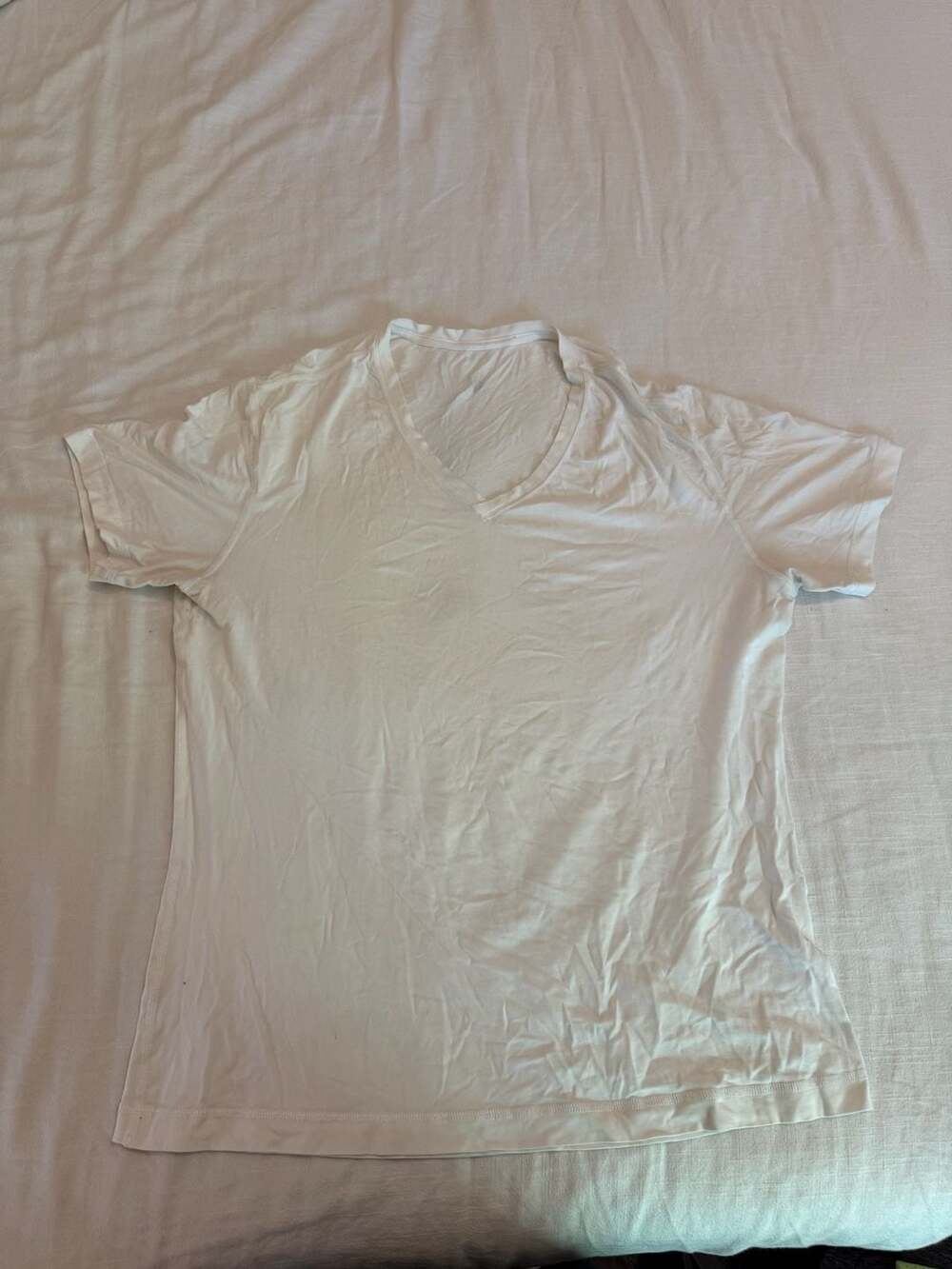 Lululemon White V-Neck Short Sleeve Athletic T-Shirt